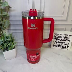 Stanley x e.l.f Red Delicious 40oz Quencher - BNWT